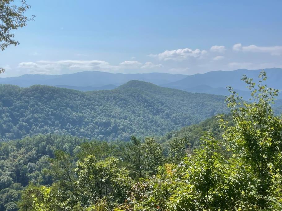 Private Smoky Mountain Luxury Log Home With 2 Fireplaces, Hot Tub & Community Pool Sevierville Exterior photo